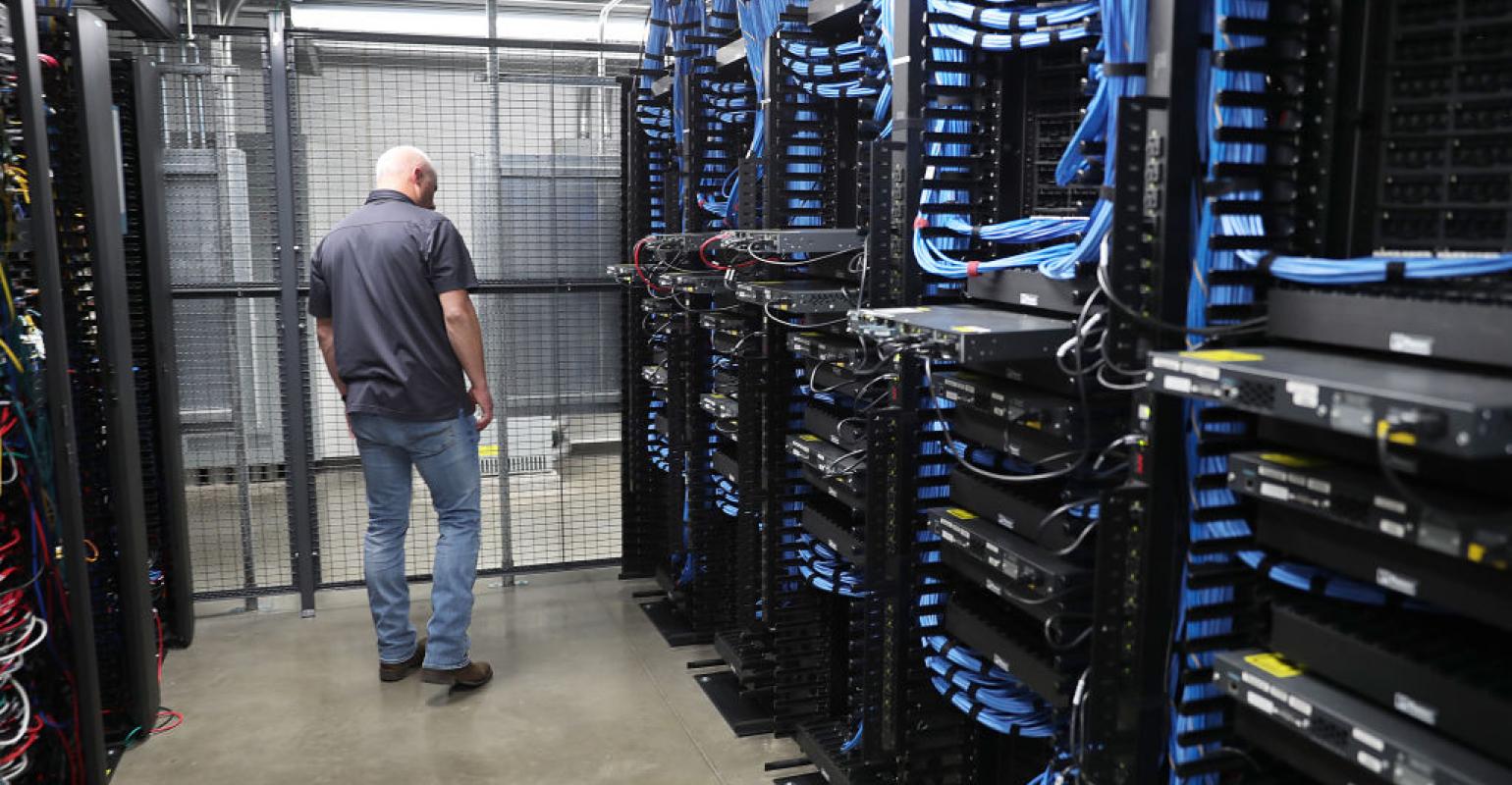 Pentingnya Data Center Bagi Perusahaan Rackh